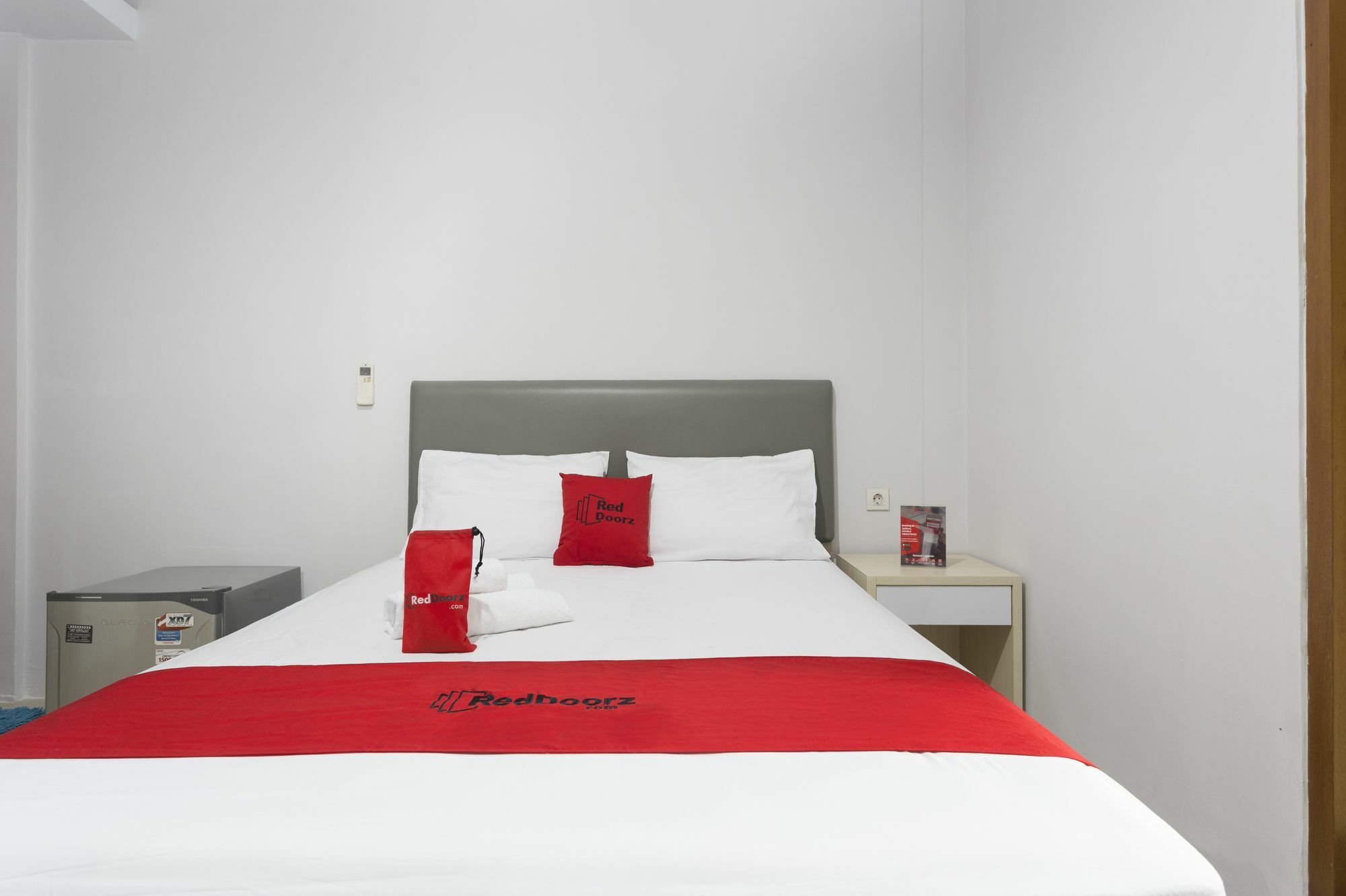 Reddoorz Plus Near Cilandak Town Square 2 Джакарта Экстерьер фото