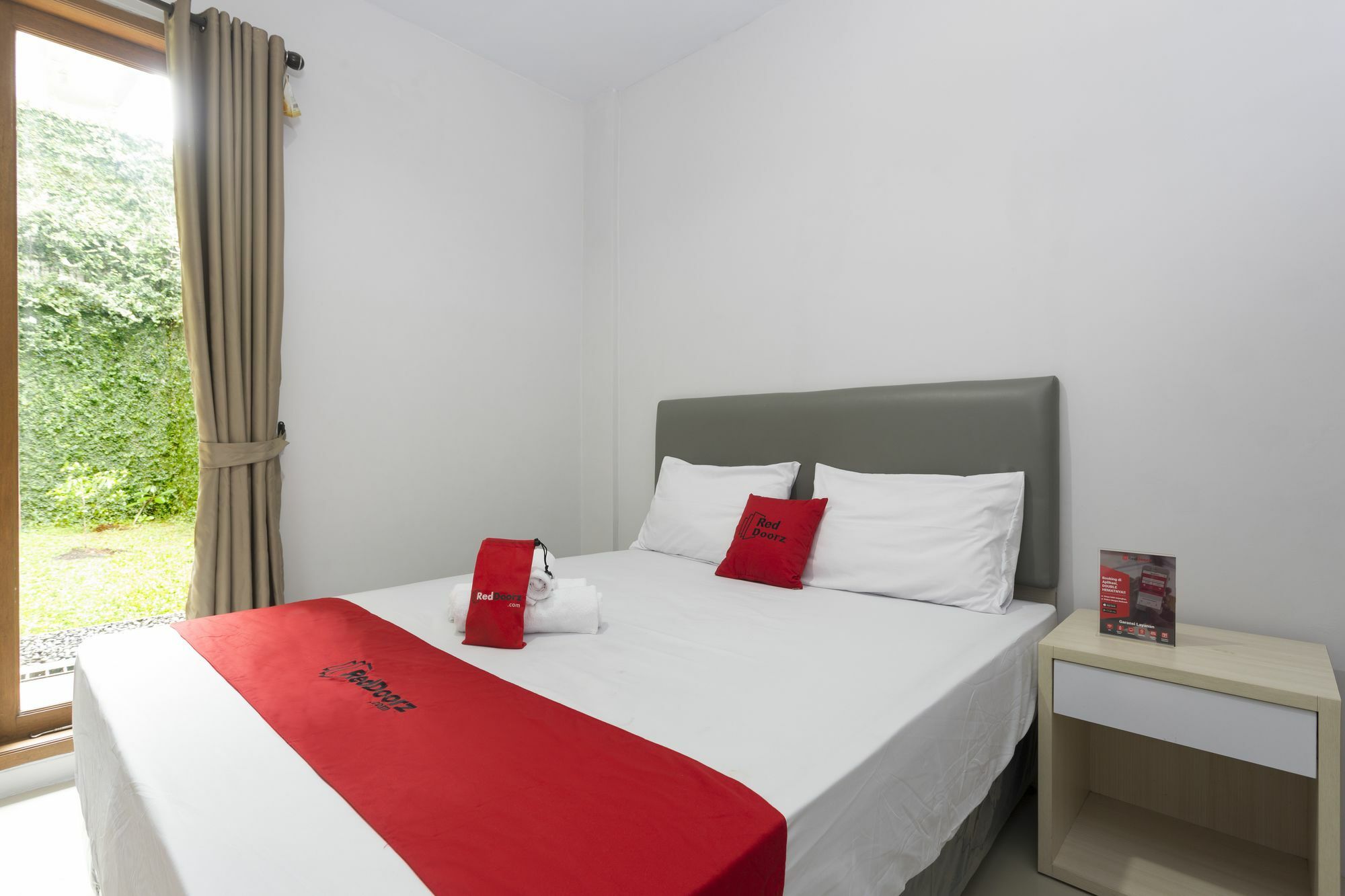 Reddoorz Plus Near Cilandak Town Square 2 Джакарта Экстерьер фото